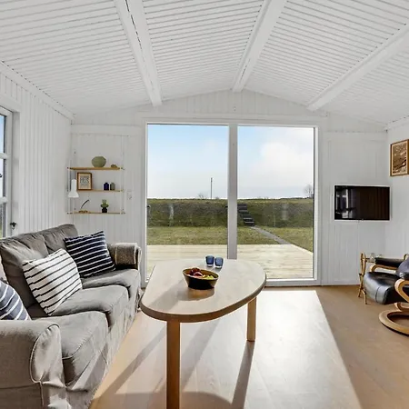 Ferienhaus Stunning In With Kitchen